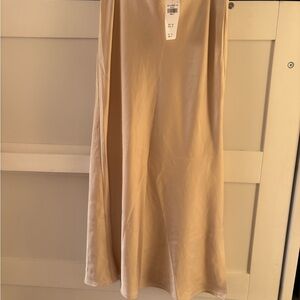 Abercrombie & Fitch cream/gold satin slip skirt with slit (small petite) NWT